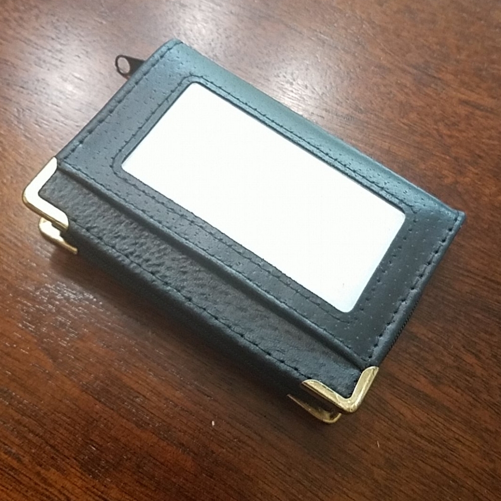 Like New! Black Wallet w Zipper Enclosure